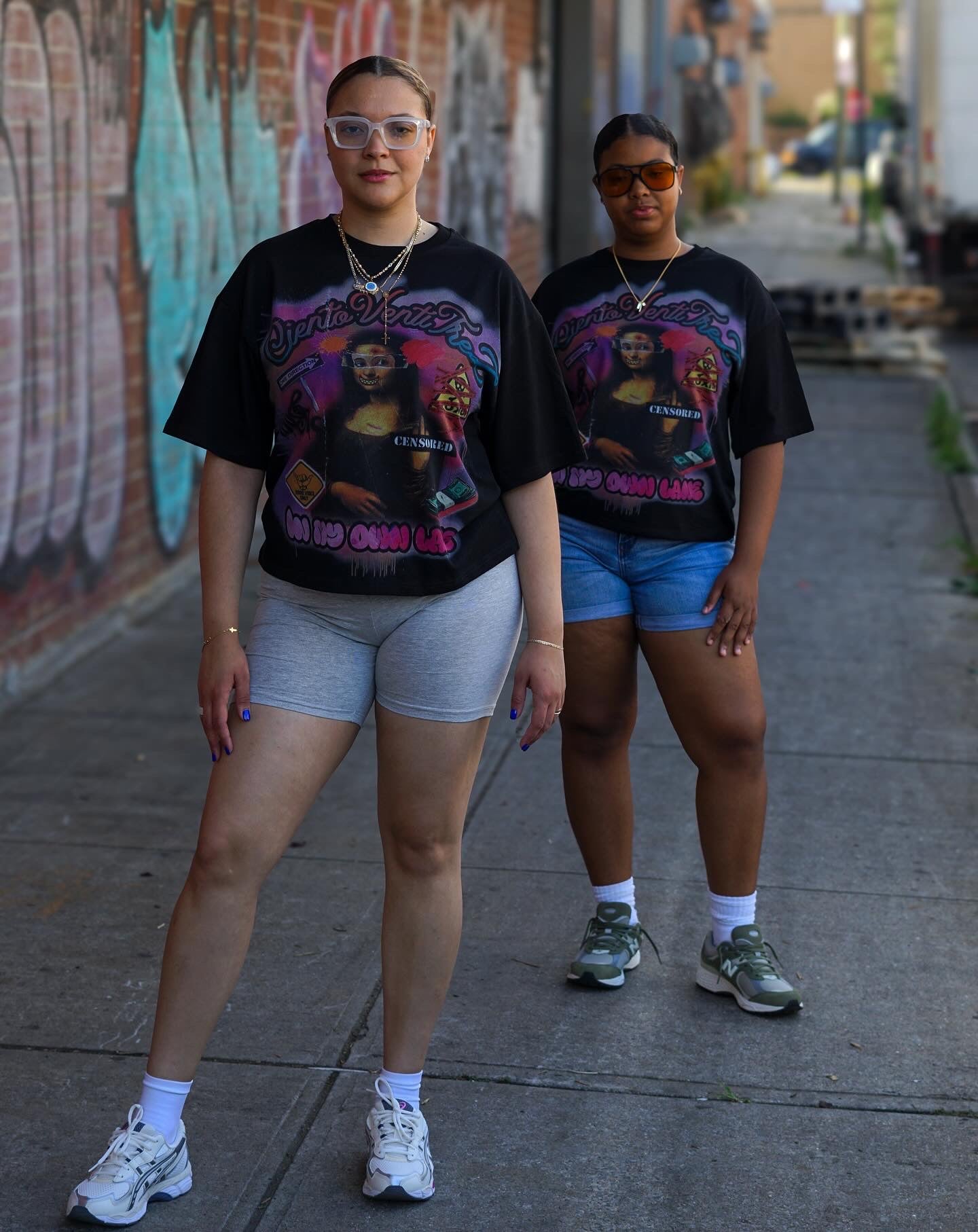 Boxy fit cropped black tee